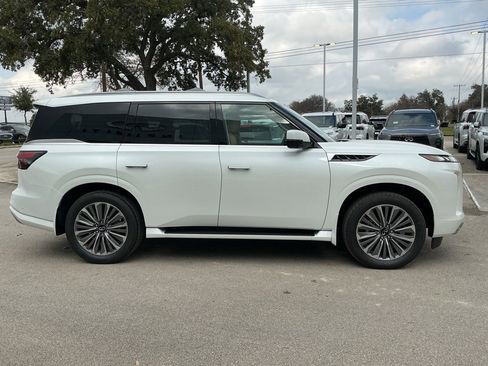 New 2026 INFINITI QX80 Luxe image 4