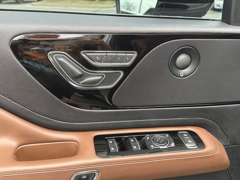 Used 2022 Lincoln Aviator Reserve w/ Elements Package Plus AWD/4WD image 23