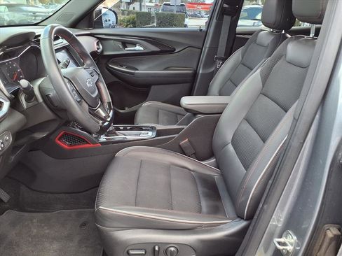 Used 2021 Chevrolet TrailBlazer RS w/ Sun and Liftgate Package image 12