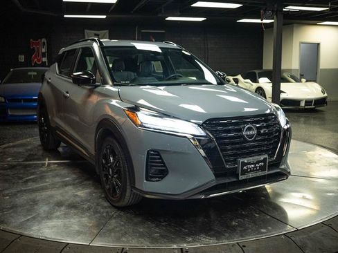 Used 2024 Nissan Kicks SR w/ SR Premium Package FWD image 5