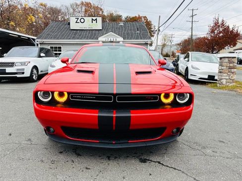 Used 2018 Dodge Challenger R/T image 8