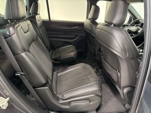 Used 2023 Jeep Grand Cherokee L Altitude image 25