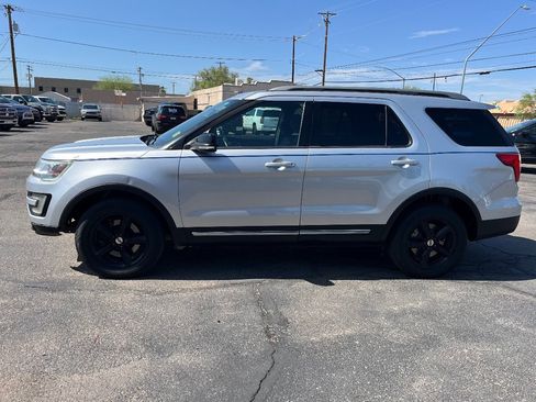 Used 2016 Ford Explorer XLT AWD/4WD image 9