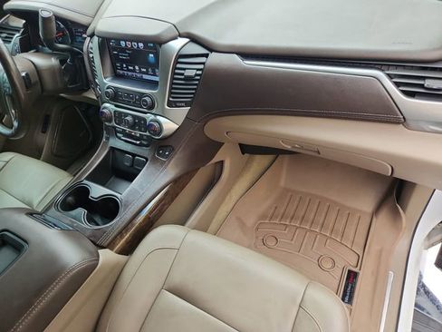 Used 2018 Chevrolet Suburban LT w/ LT Signature Package RWD image 29