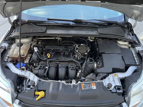 Used 2014 Ford Focus SE w/ SE Winter Package image 24