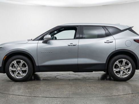 Used 2025 Chevrolet Blazer LT FWD image 5