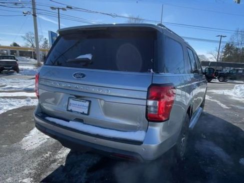 Used 2022 Ford Expedition XLT image 9