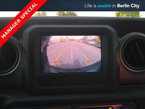 Used 2018 Jeep Wrangler Unlimited Sport S image 26