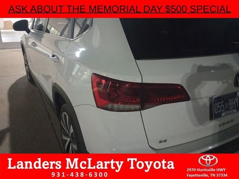 Used 2023 Volkswagen Taos SE w/ Panoramic Sunroof Package FWD image 7