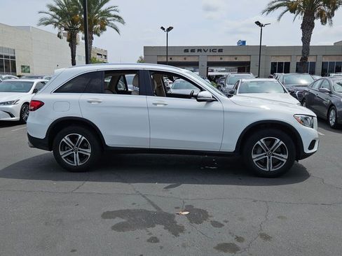 Used 2018 Mercedes-Benz GLC 300 4MATIC image 4