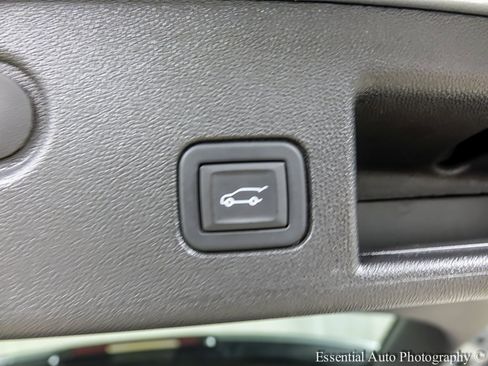 Certified 2024 Chevrolet Equinox LT w/ LPO, Floor Liner Package image 21