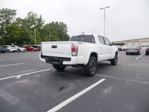 Used 2021 Toyota Tacoma TRD Sport image 2