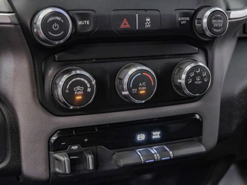 Used 2024 RAM 3500 Big Horn image 27