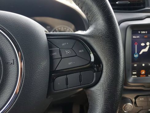 Certified 2022 Jeep Renegade Altitude AWD/4WD image 26
