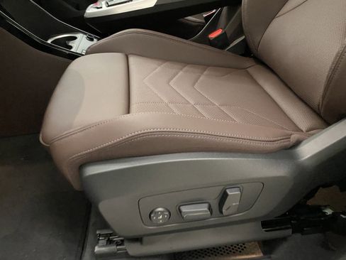 Used 2025 BMW X1 xDrive28i w/ Technology Package image 12