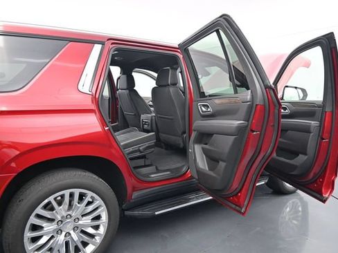 Used 2024 Chevrolet Tahoe Premier AWD/4WD image 13