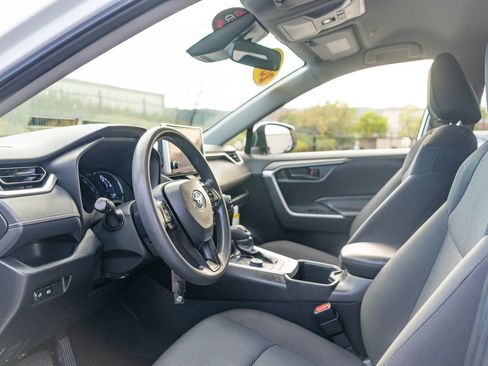 Certified 2025 Toyota RAV4 LE AWD/4WD image 15