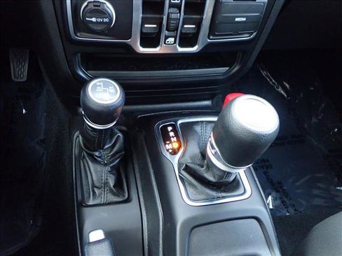 Used 2023 Jeep Wrangler Unlimited w/ Cold Weather Group image 19