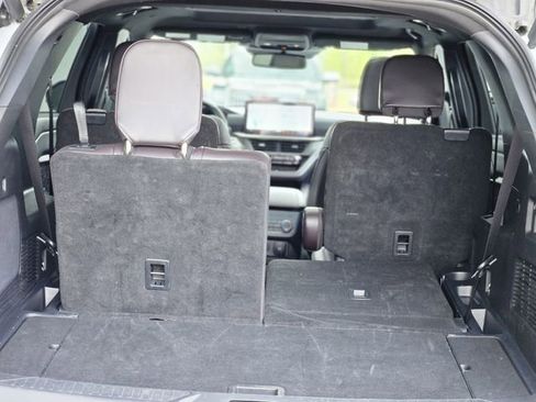 Used 2025 Ford Explorer Platinum w/ LUX Leather Package AWD/4WD image 31
