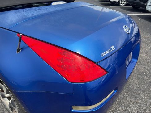 Used 2006 Nissan 350Z Enthusiast RWD image 16