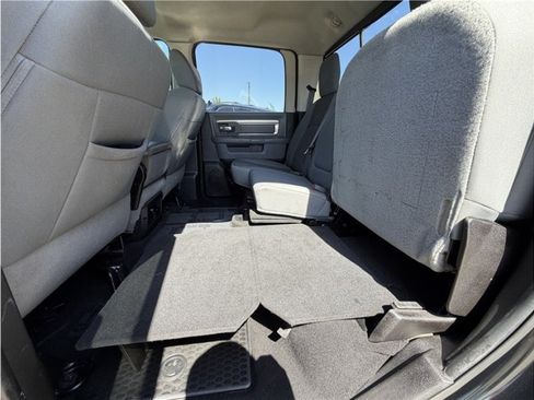 Used 2019 RAM 1500 Classic SLT w/ Luxury Group AWD/4WD image 22