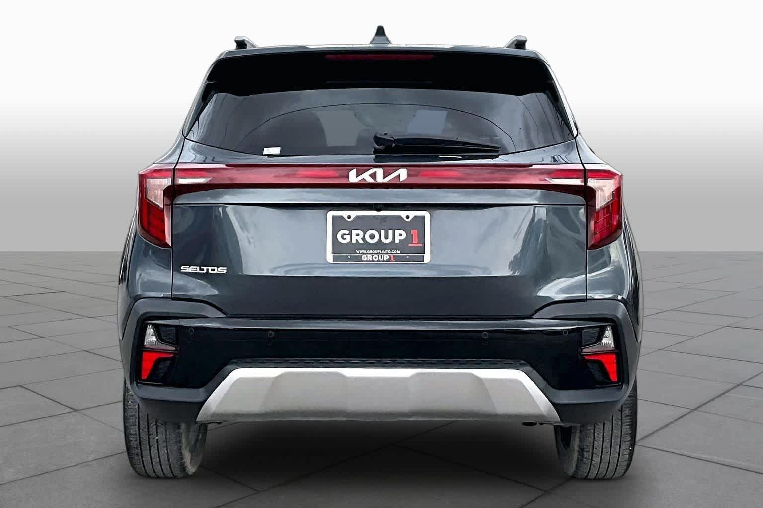 Used 2025 Kia Seltos EX FWD image 5