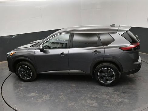 Used 2025 Nissan Rogue SV image 25