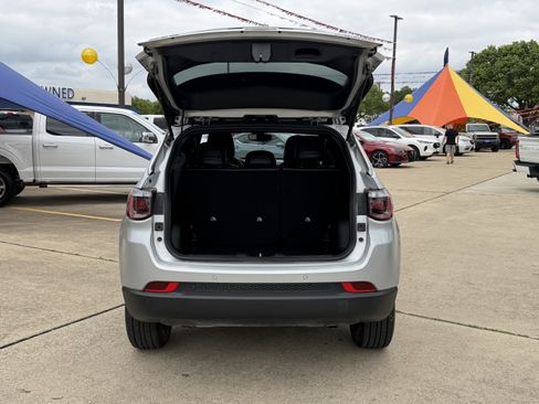 Used 2026 Jeep Compass Limited AWD/4WD image 10