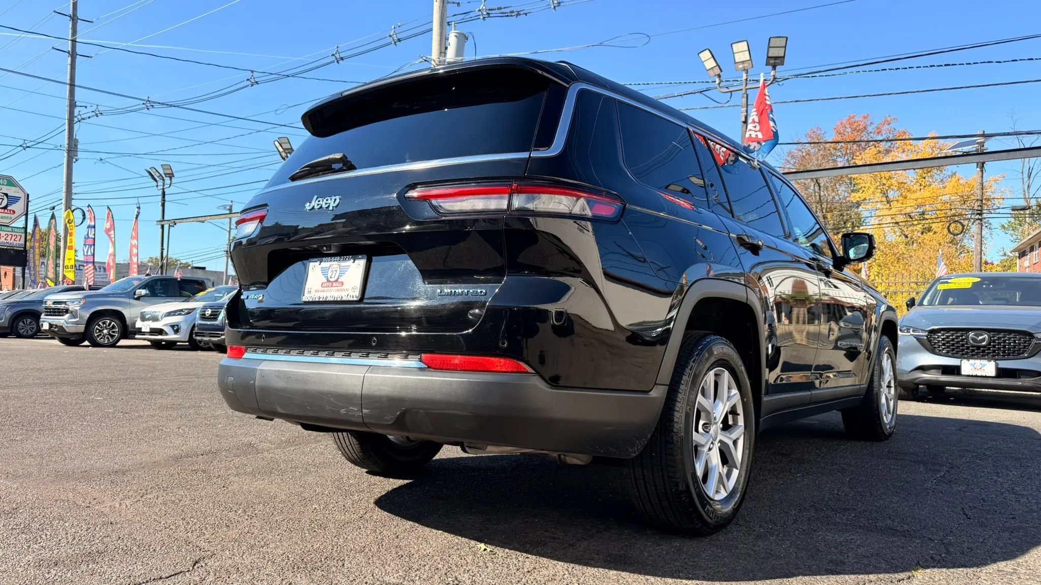 Used 2021 Jeep Grand Cherokee L Limited AWD/4WD image 9