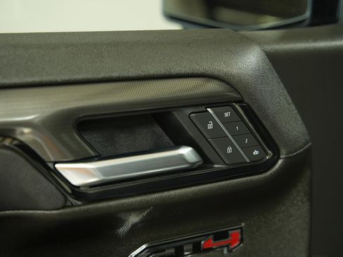 Used 2025 GMC Sierra 1500 AT4 w/ AT4 Premium Package AWD/4WD image 25