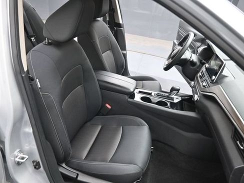 Used 2024 Nissan Altima 2.5 SV FWD image 27
