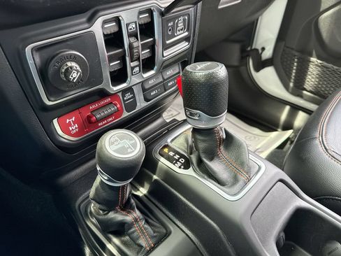 Used 2023 Jeep Gladiator Mojave w/ LED Lighting Group AWD/4WD image 20