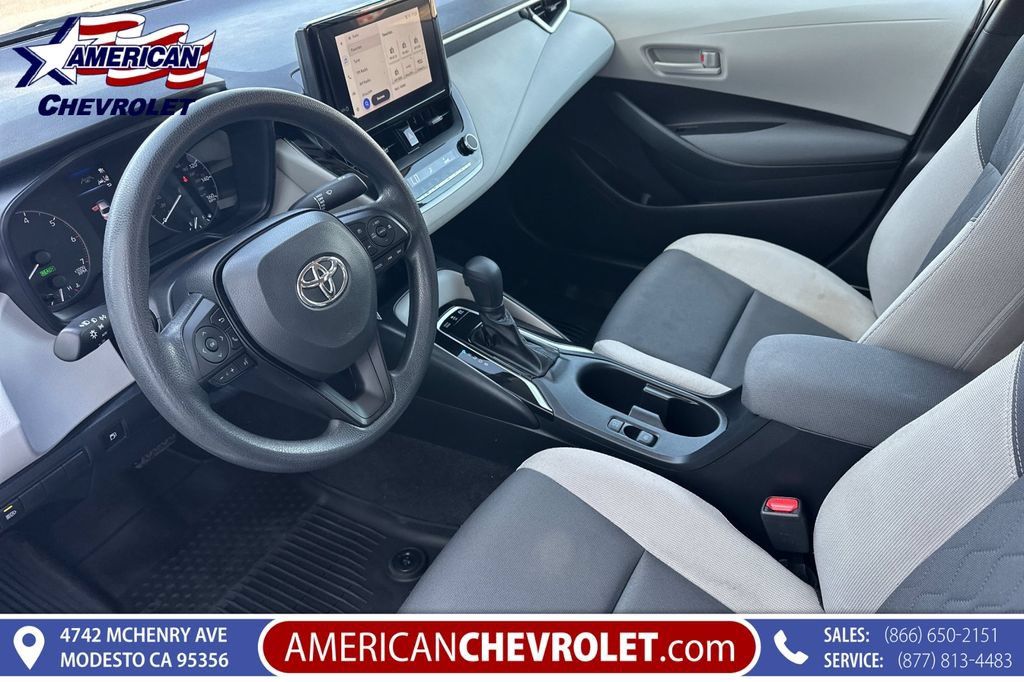 Used 2025 Toyota Corolla LE FWD image 10