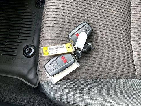 Used 2022 Toyota 4Runner TRD Off-Road image 30