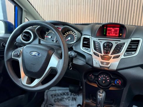 Used 2011 Ford Fiesta SE w/ 201A Rapid Spec Order Code image 5