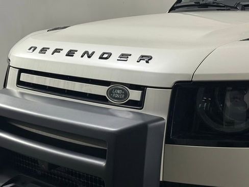 New 2024 Land Rover Defender 110 S image 12