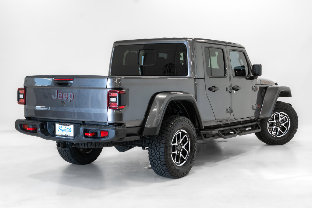 Used 2025 Jeep Gladiator Rubicon w/ Convenience Group AWD/4WD image 32