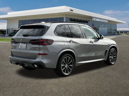 Certified 2025 BMW X5 xDrive40i w/ M Sport Package image 11