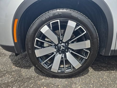 Used 2025 Mitsubishi Outlander SE FWD image 9