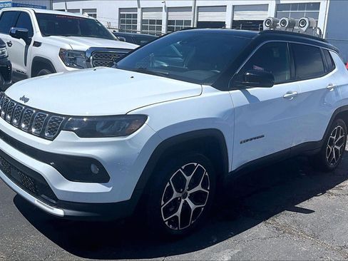 Used 2025 Jeep Compass Limited AWD/4WD image 7