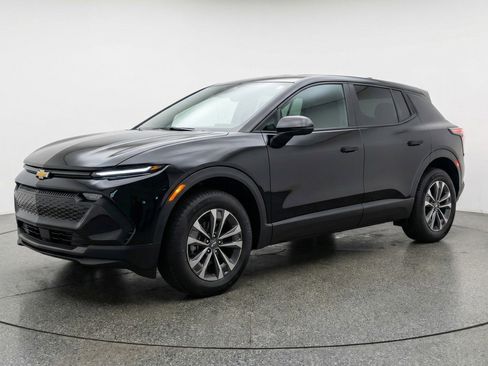 Used 2025 Chevrolet Equinox LT image 3