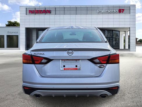 Used 2025 Nissan Altima 2.5 SV w/ SV Special Edition Package image 4