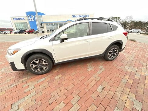 Used 2019 Subaru Crosstrek 2.0i Premium image 14