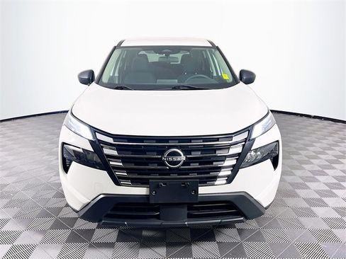 Used 2024 Nissan Rogue S image 3