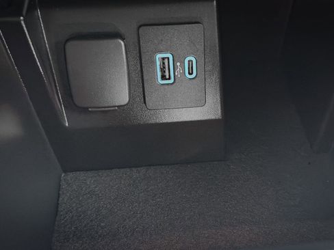 Certified 2023 Ford Explorer Limited w/ Equipment Group 301A image 19