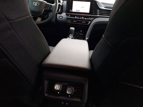 Used 2026 Toyota Camry LE w/ Convenience Package image 32