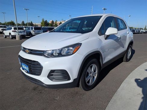 Used 2018 Chevrolet Trax LS AWD/4WD image 7