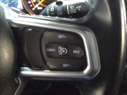 Used 2021 Jeep Wrangler Unlimited Sahara AWD/4WD image 31