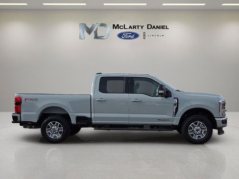 New 2026 Ford F250 Lariat w/ FX4 Off-Road Package image 6