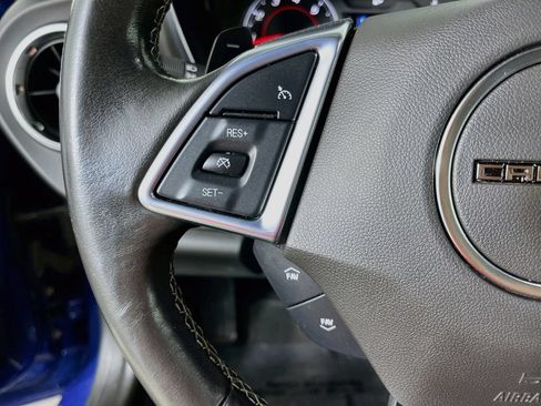 Used 2022 Chevrolet Camaro LT RWD image 15